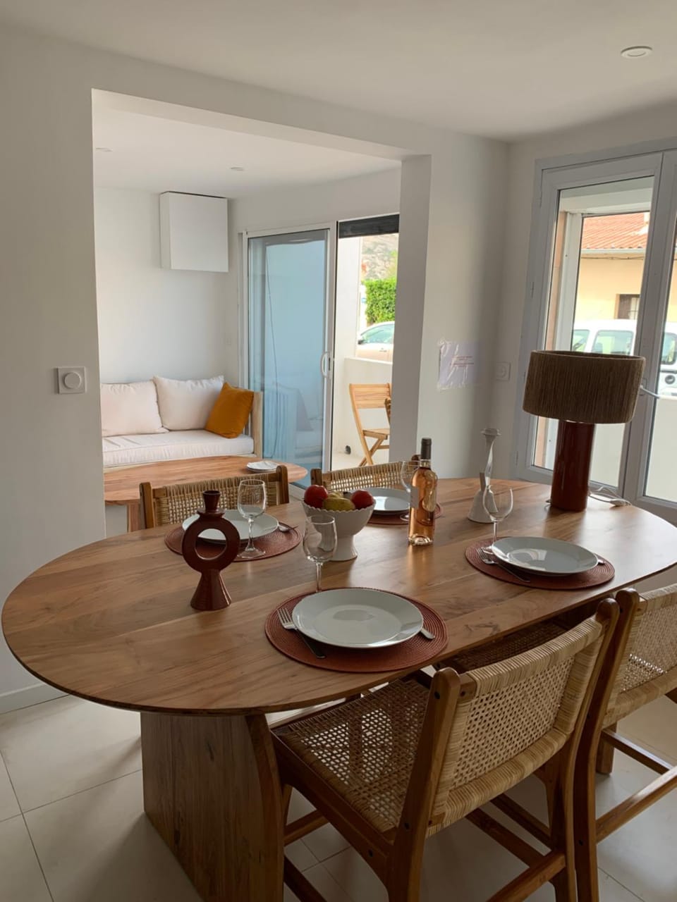 Seating area, Dining area