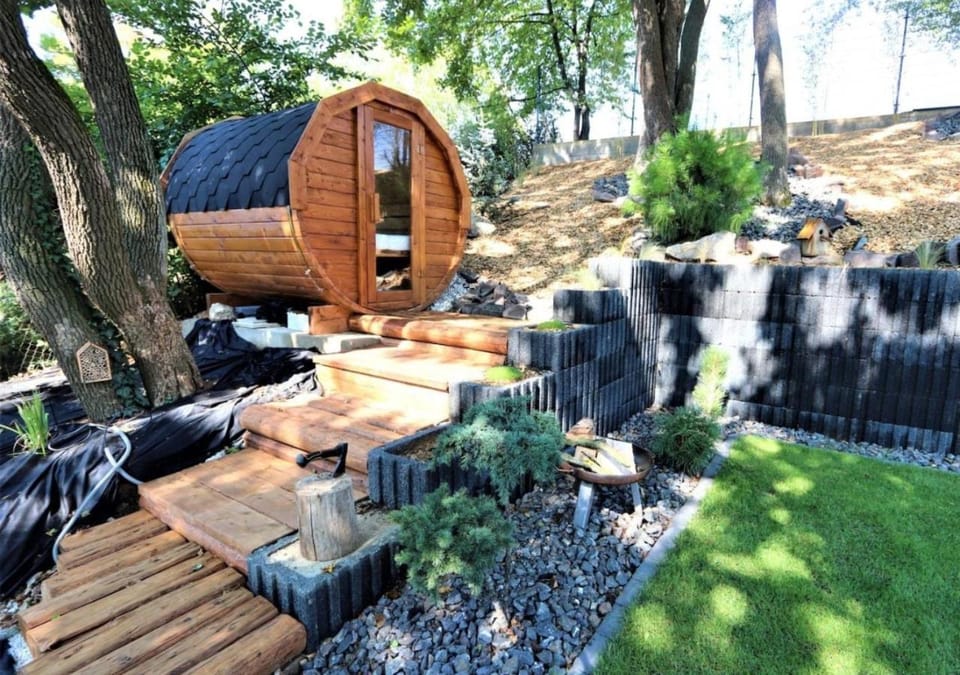 Garden, Sauna