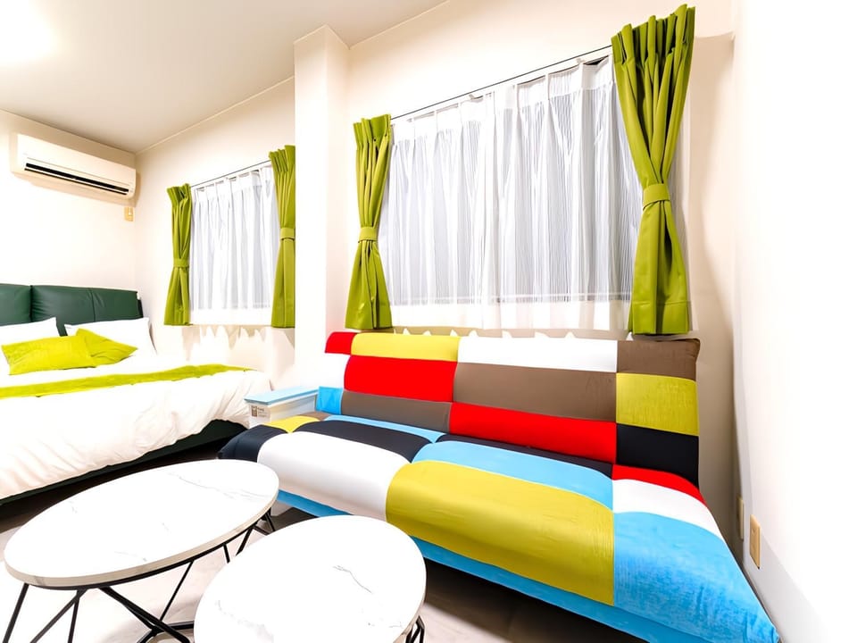 Bed, Living room, Photo of the whole room, air conditioner