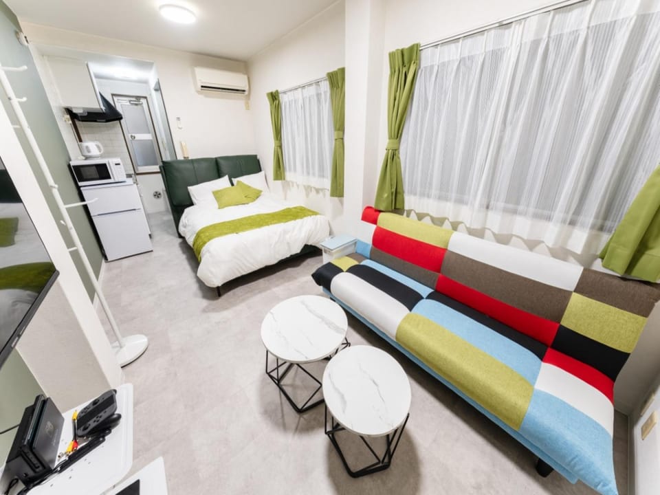Bed, TV and multimedia, Living room, Photo of the whole room, Bedroom, air conditioner