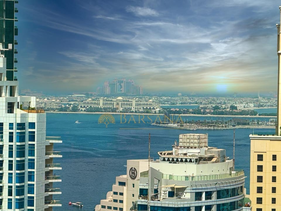 Elite Waterfront 3BR Haven - Marina and Sea Views! Apartment in Dubai