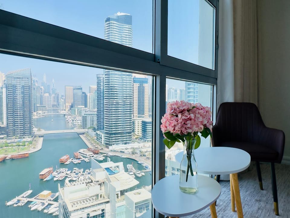Elite Waterfront 3BR Haven - Marina and Sea Views! Apartment in Dubai