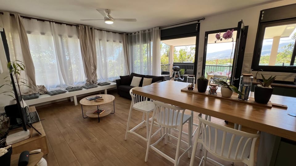TV and multimedia, Living room, Dining area