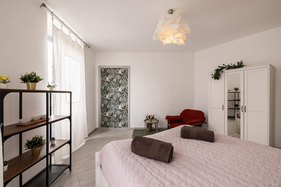 Bed, Photo of the whole room, Bedroom, wardrobe