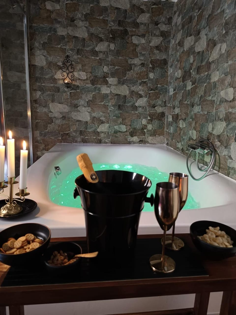 Hot Tub, Bath