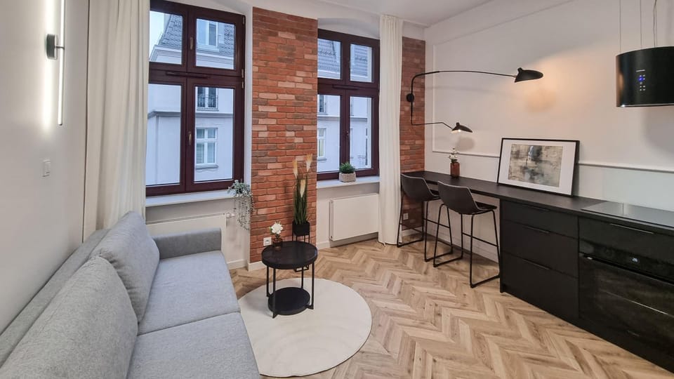 Kitchen or kitchenette, Seating area, Dining area