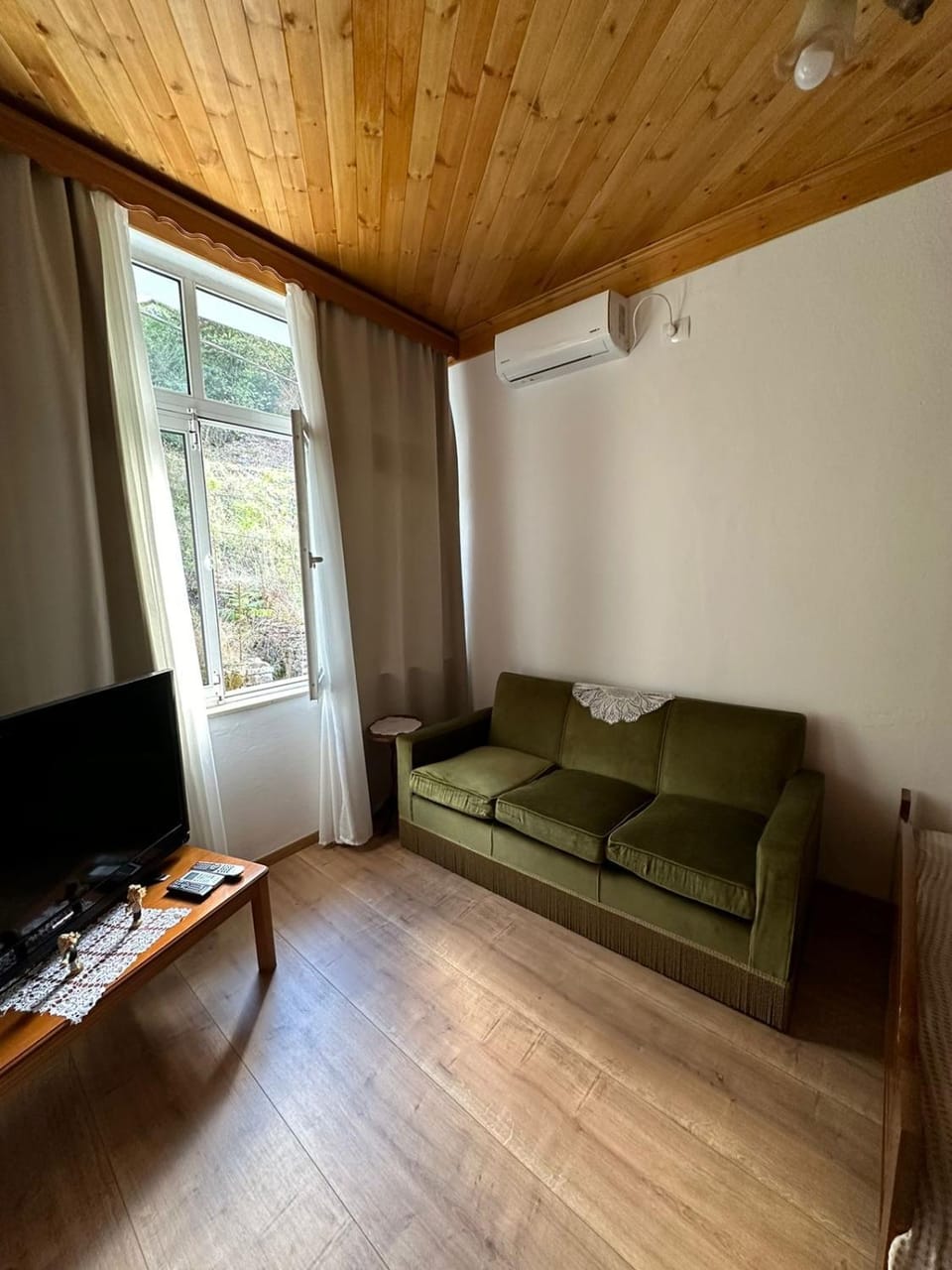 TV and multimedia, Seating area