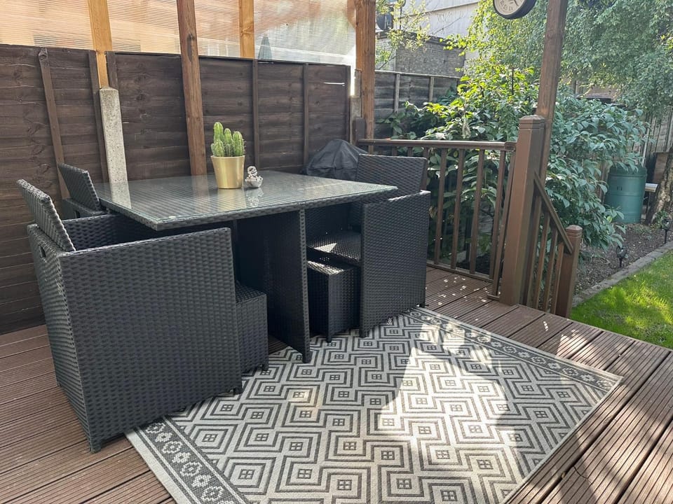 Beautiful Family Home for Rent in London House in Edgware