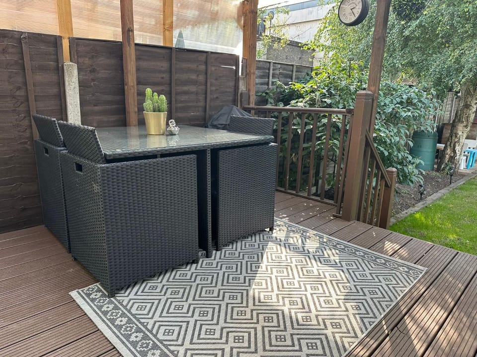 Beautiful Family Home for Rent in London House in Edgware