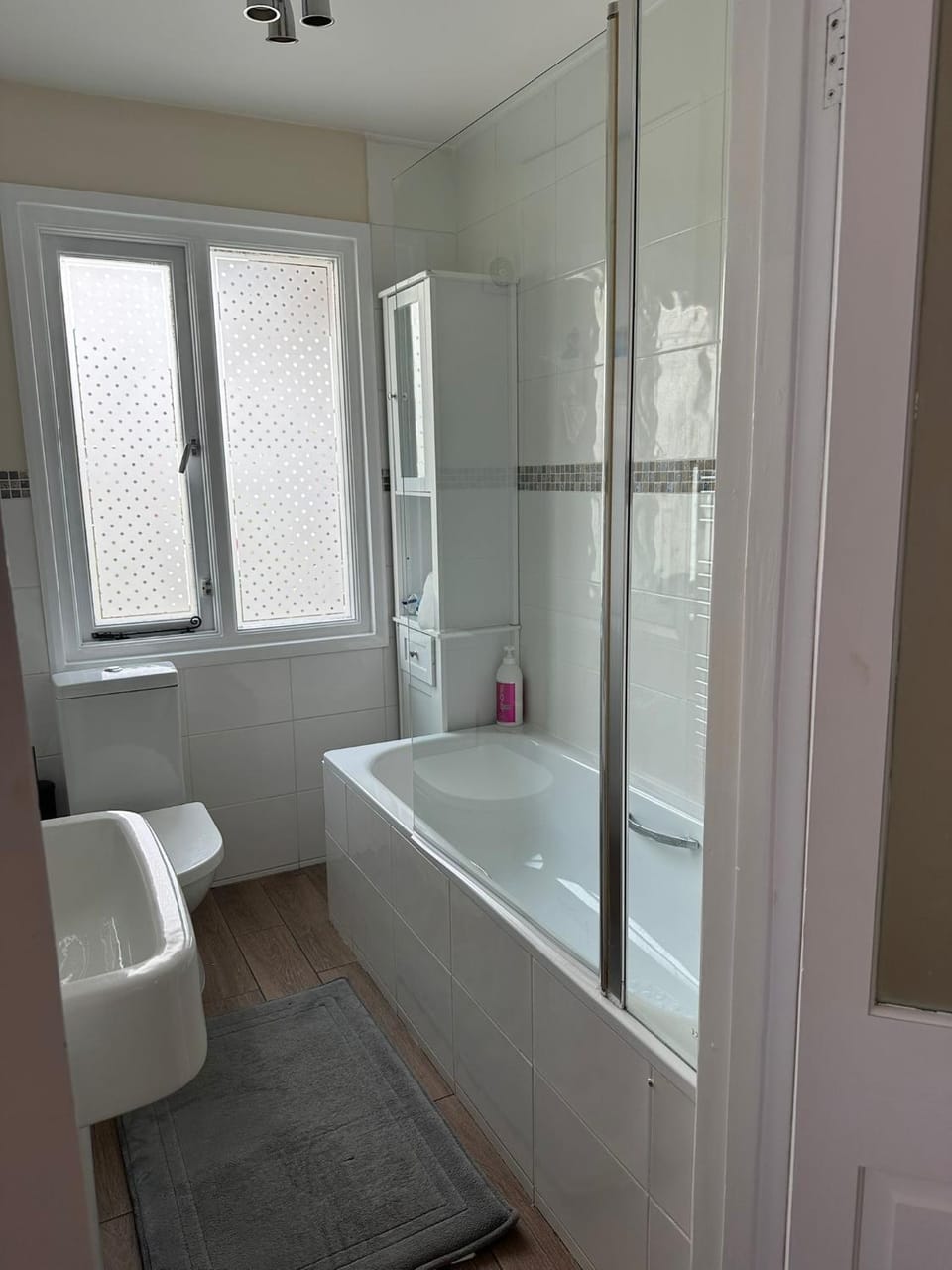 Beautiful Family Home for Rent in London House in Edgware