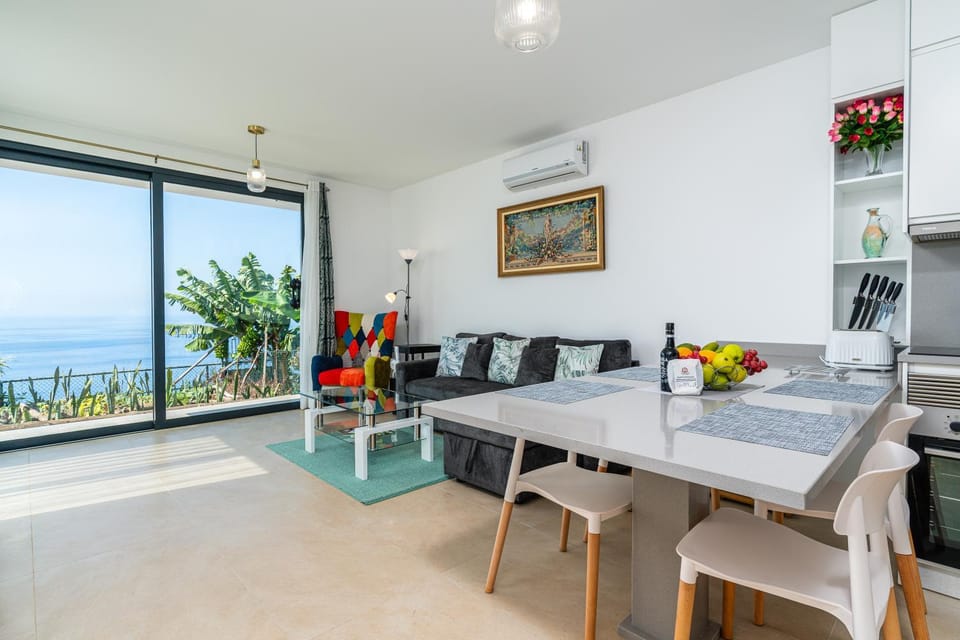 Living room, Sea view
