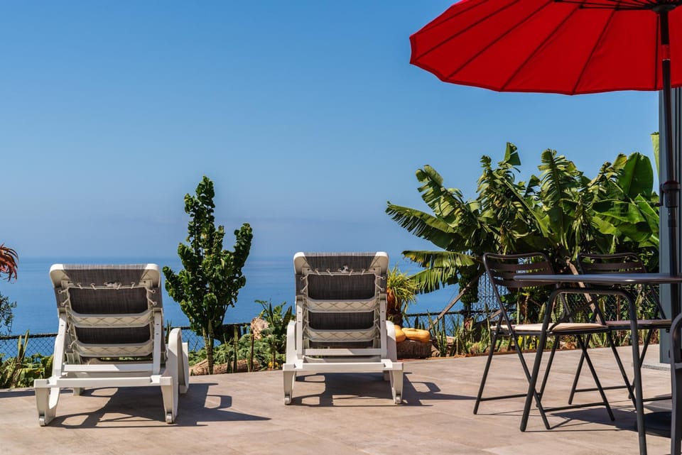 Day, Natural landscape, Balcony/Terrace, sunbed
