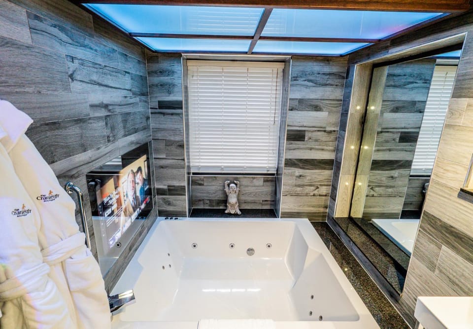 Bathroom, Bath