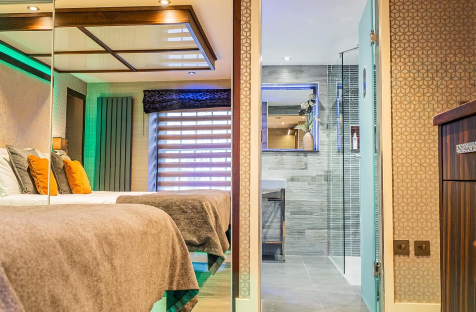 Bed, Bathroom