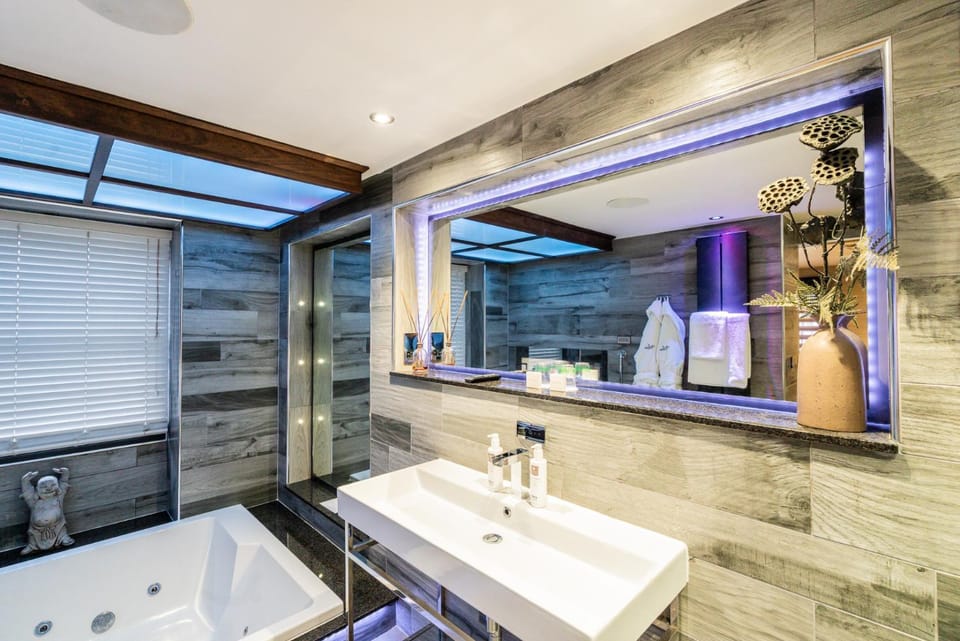 Bathroom, Bath