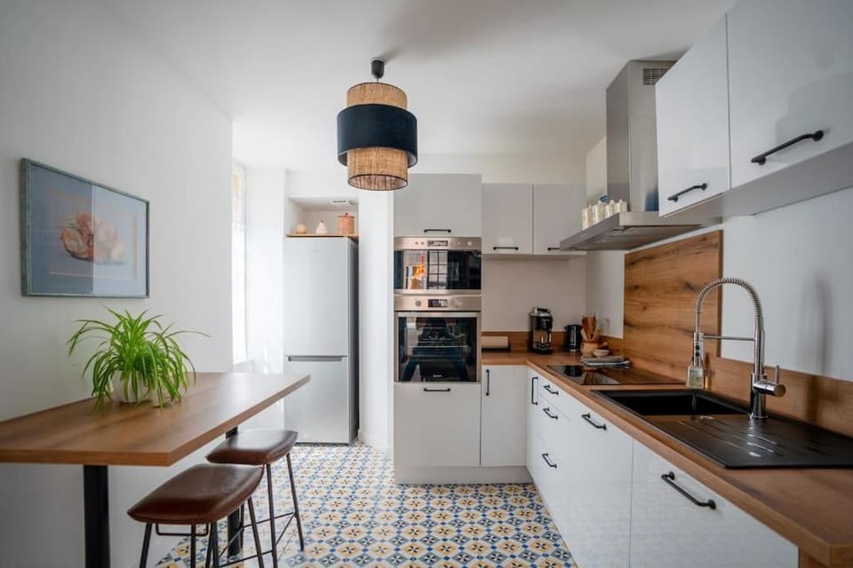 Kitchen or kitchenette