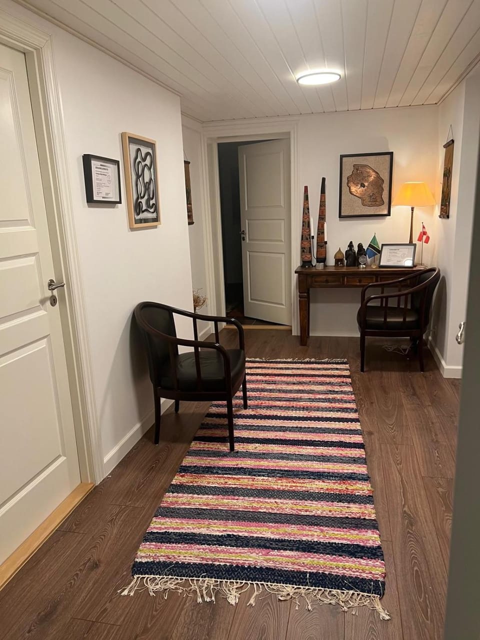 Serengeti & Stayover Love hotel in Zealand