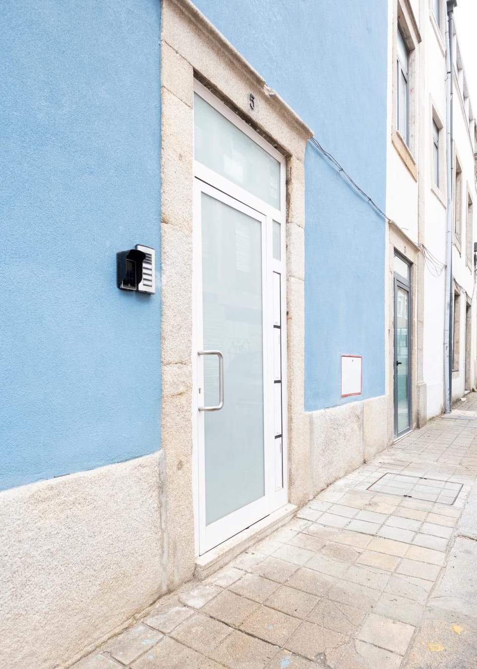 Property building, Facade/entrance, Day