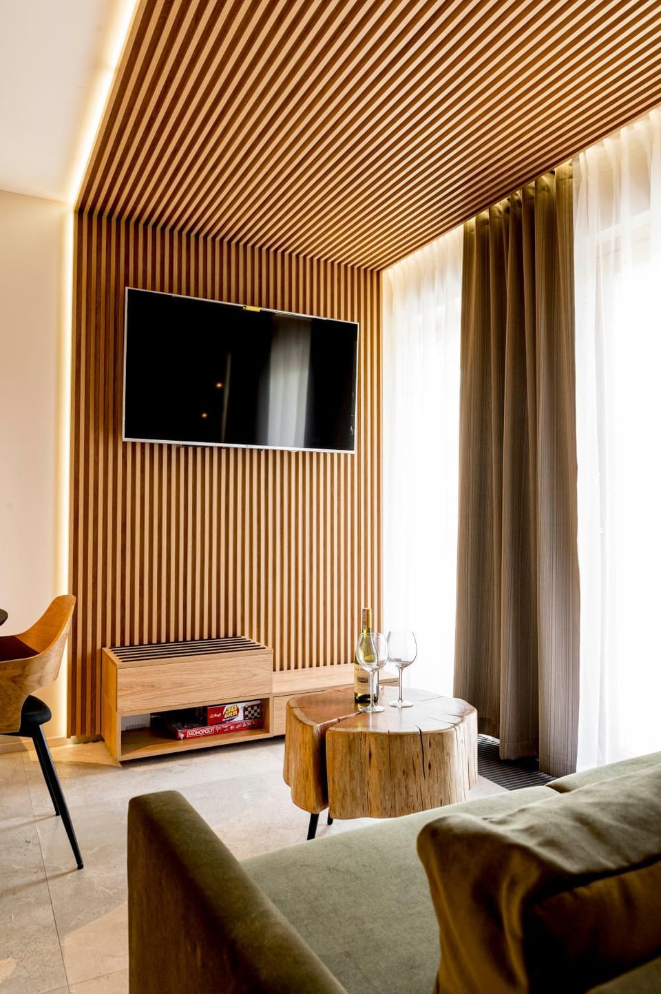 Living room, Seating area, Evening entertainment