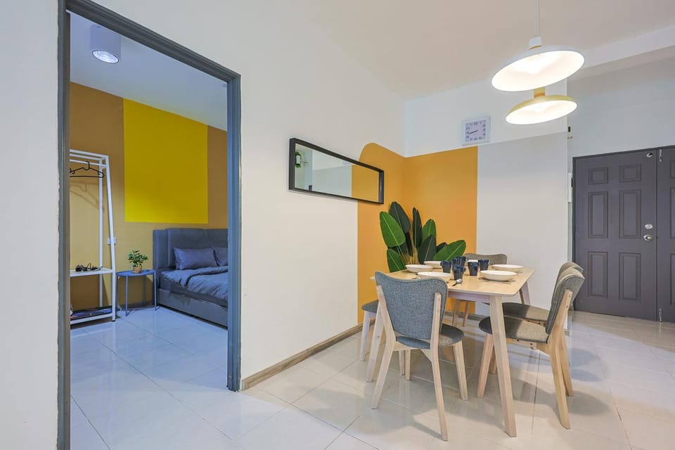 Bed, Living room, Seating area, Dining area, Bedroom
