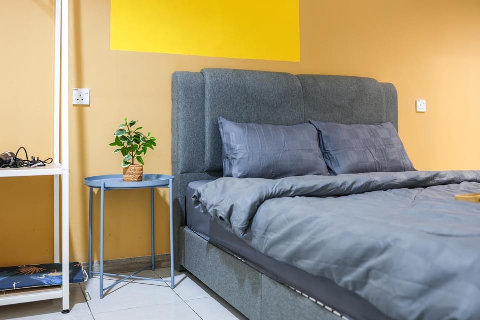 Bed, Seating area, Bedroom