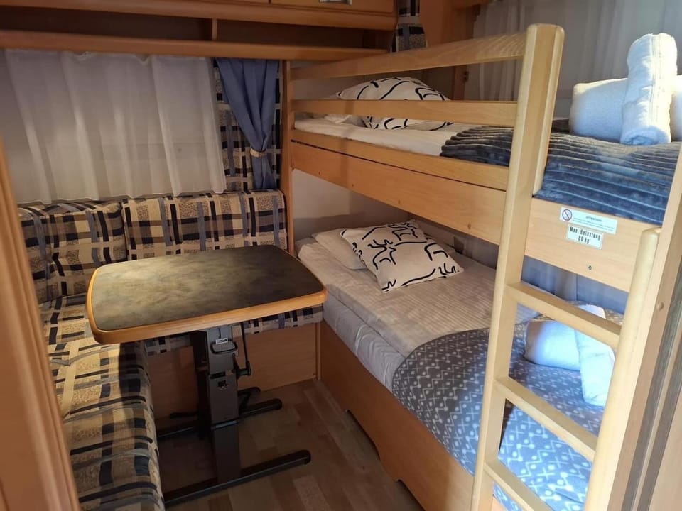 Bed, Photo of the whole room, Bedroom, bunk bed, towels