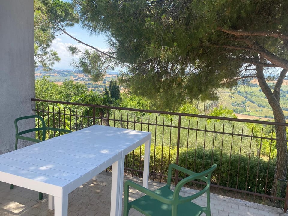 Natural landscape, View (from property/room), Balcony/Terrace, Dining area, Garden view