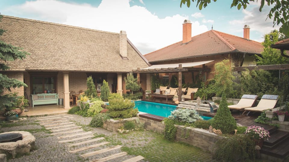 Garden, Swimming pool