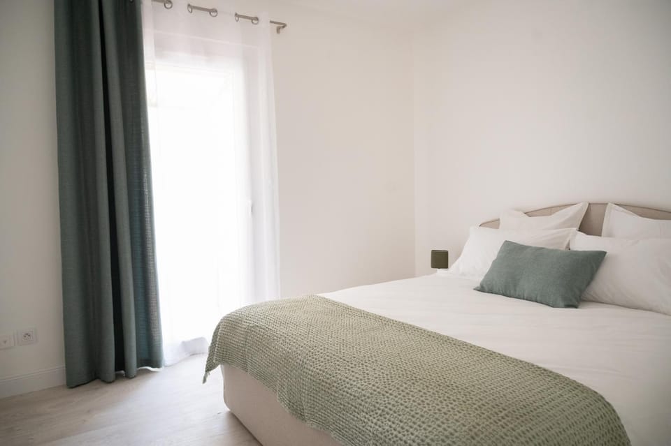 Bed, Photo of the whole room, Bedroom, cot