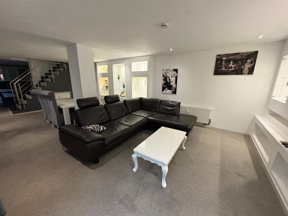 Big comfort Bungalow incl Carcharger Apartment in Gelsenkirchen