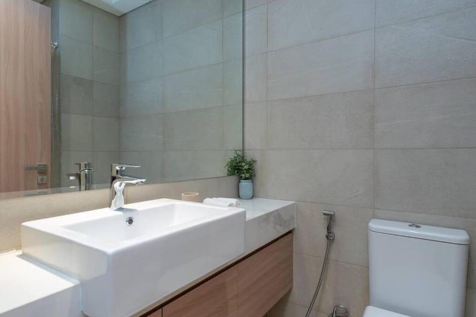 150Mbps WiFi · Pool · Studio Riviera Apartment in Dubai