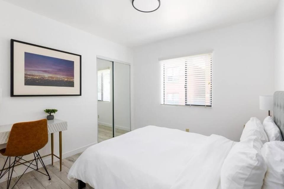 Sunny 1 Bedroom in the Heart of Venice Beach - #1 Apartment in Venice Beach