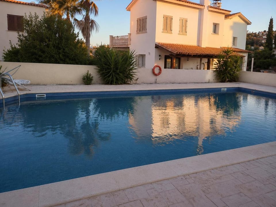 Superior Serenity apartment near Coral Bay Apartment in Peyia