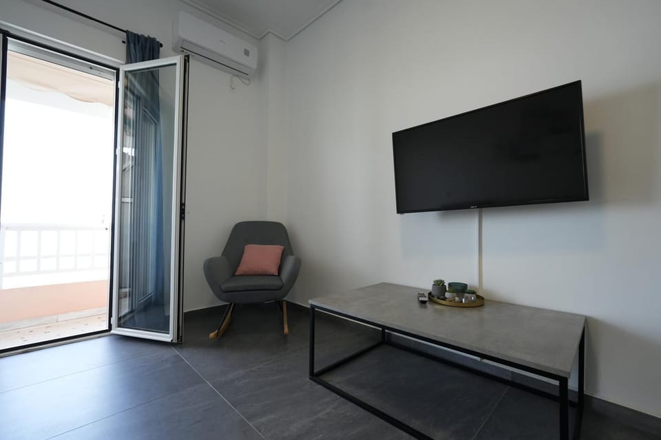TV and multimedia, Living room, Seating area, air conditioner