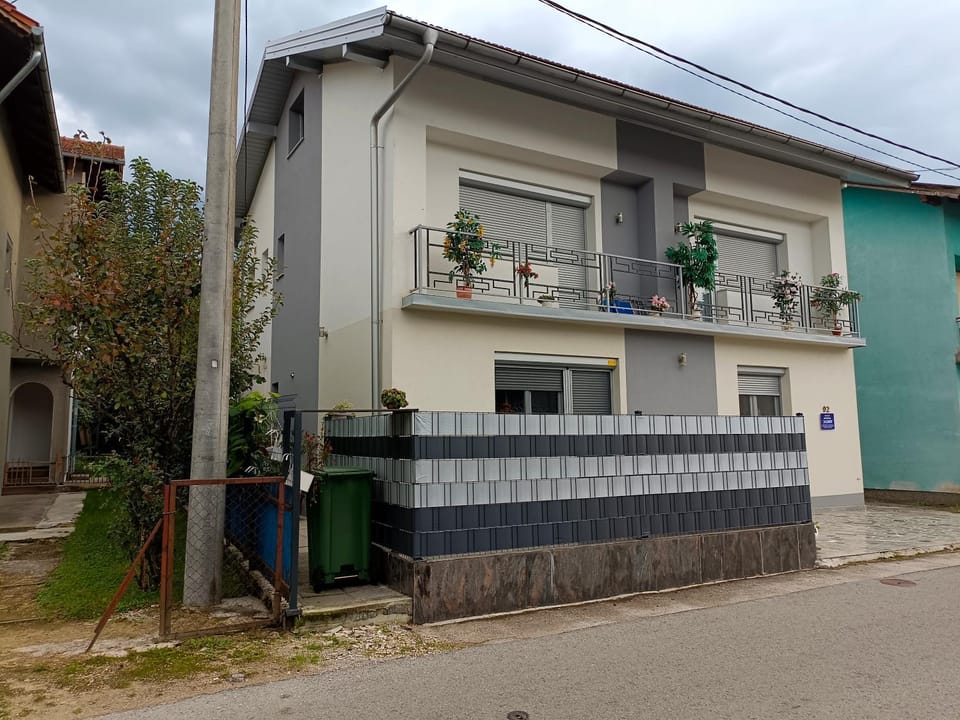 Property building, Day, Street view