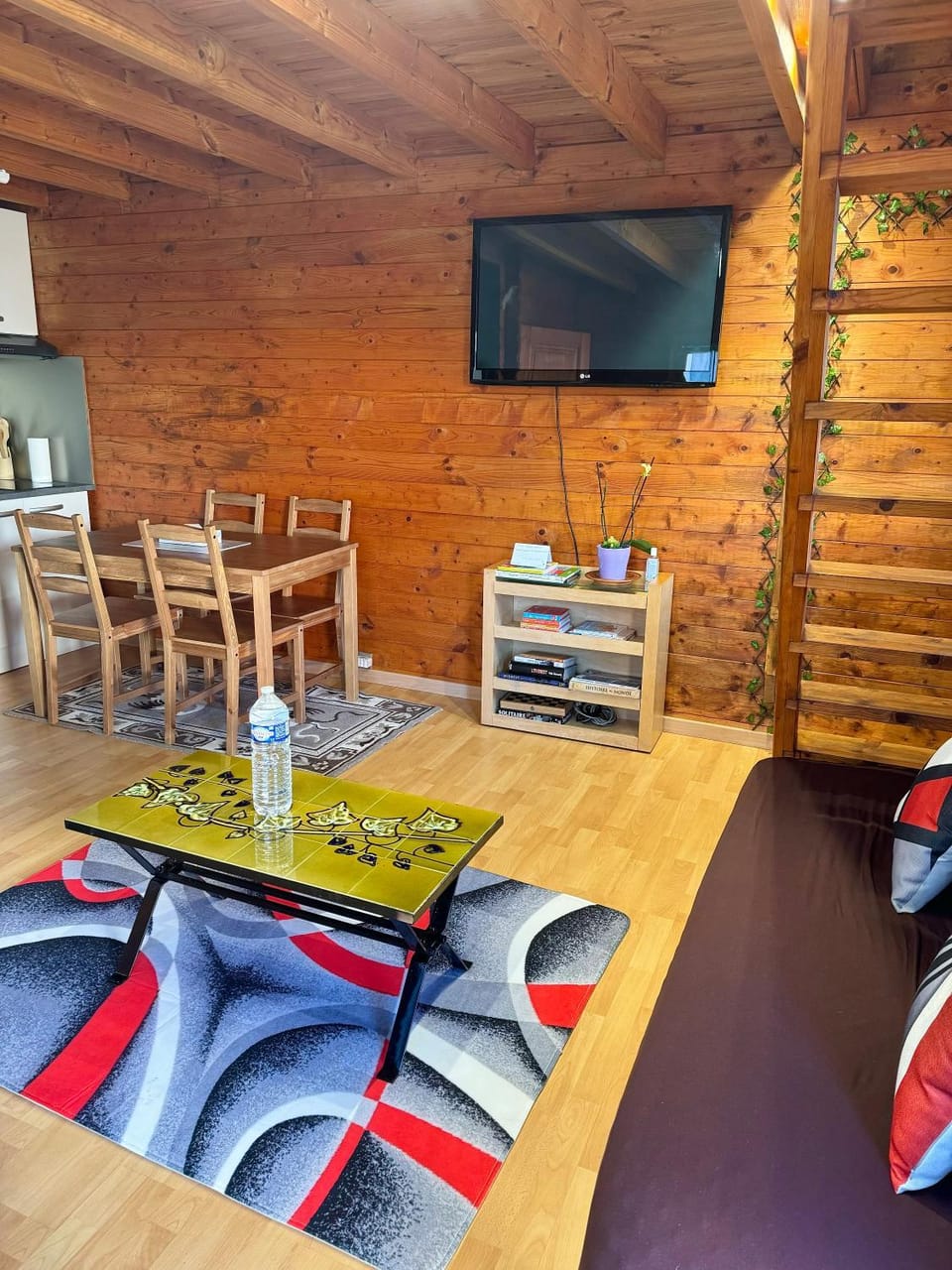 Living room, Seating area, Dining area, Evening entertainment