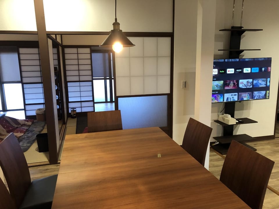 民泊ゲストハウス shiamoterrace小田原鴨宮 Apartment in Kanagawa Prefecture