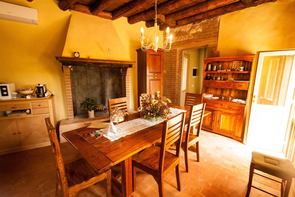 Dining area, kitchen