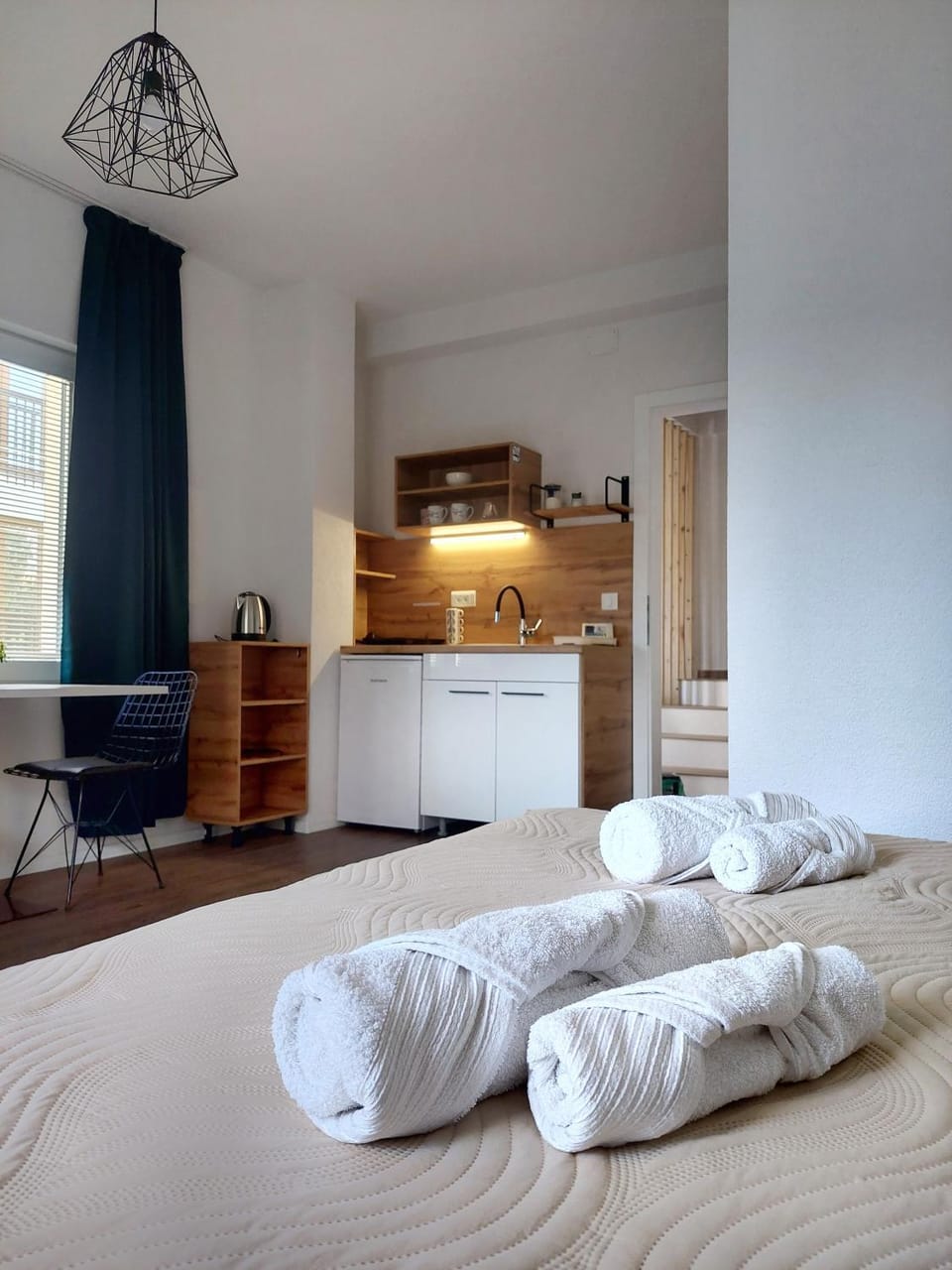 Bed, Kitchen or kitchenette