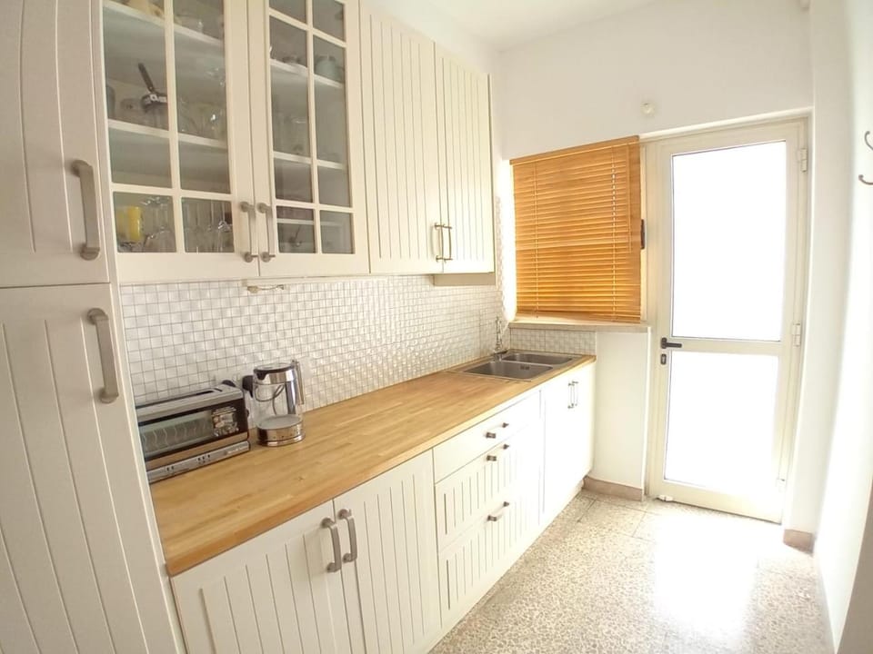 Green Door 3bdr flat City Centre Apartment in Nicosia City