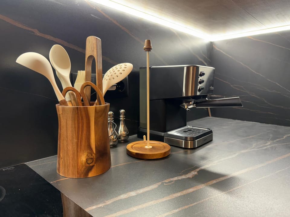 Coffee/tea facilities, Kitchen or kitchenette