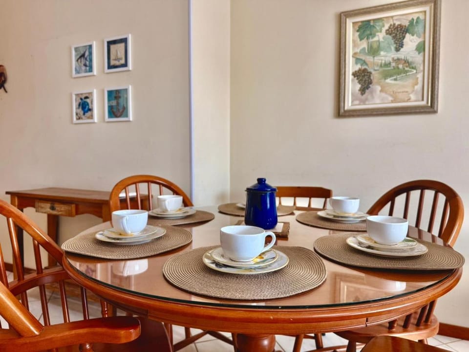 Coffee/tea facilities, Dining area