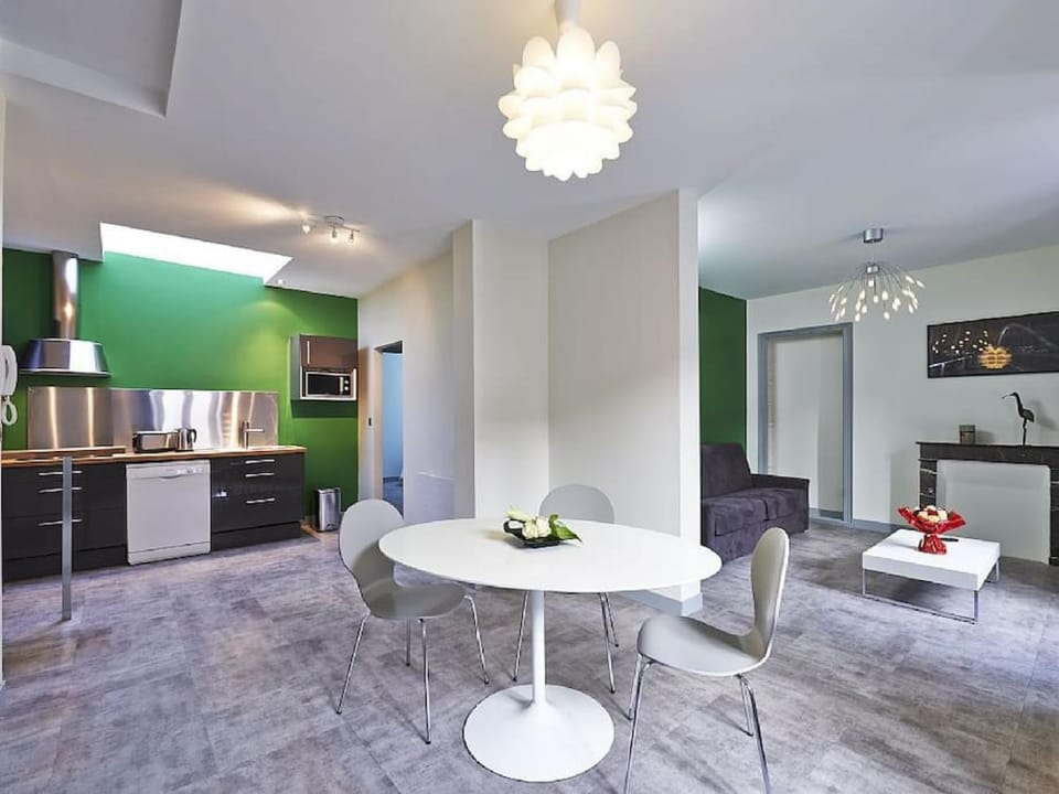 Kitchen or kitchenette, Living room, Seating area, Dining area, oven, stove, toaster