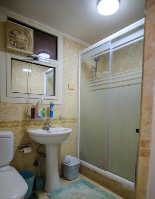 شقة بالدقي Apartment in Cairo