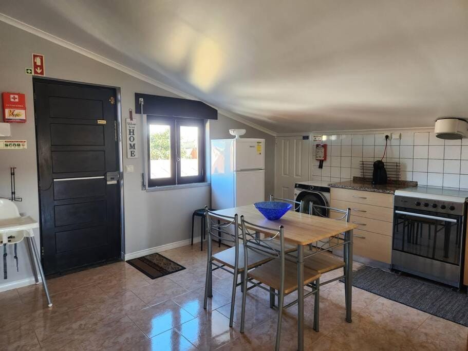 Affordable Ocean Views! Zambujeira, Lourinha Apartment in Lisbon District