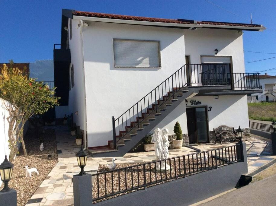Affordable Ocean Views! Zambujeira, Lourinha Apartment in Lisbon District