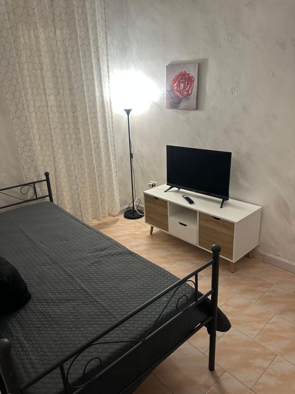 Bed, TV and multimedia