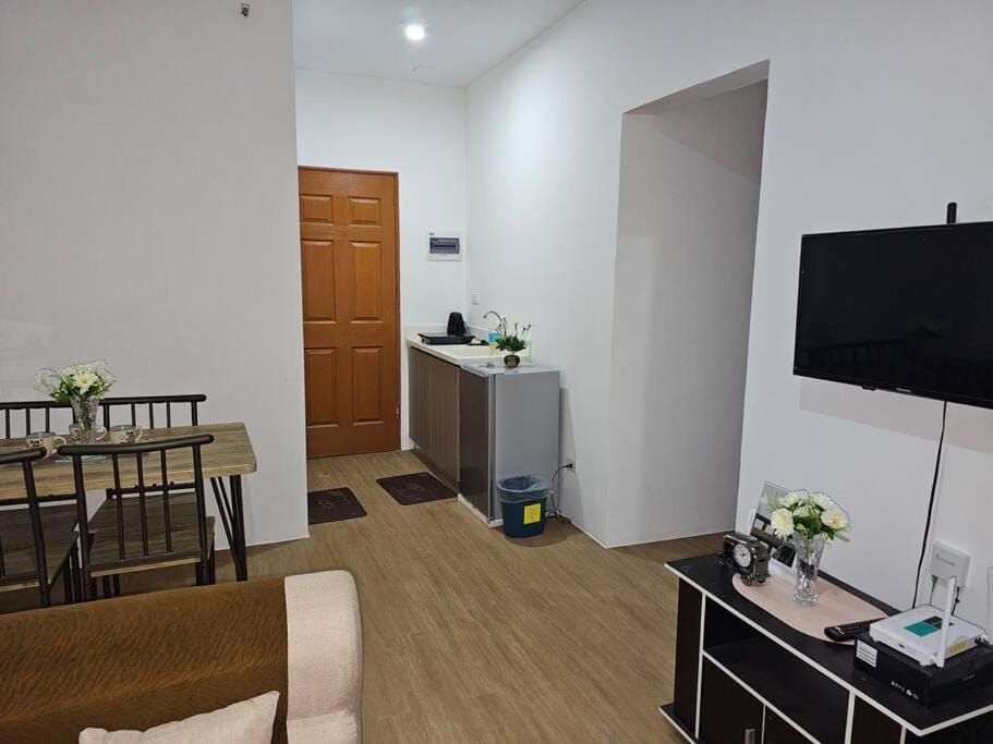 Cozy 2BR Apt Near J Park Resort Apartment in Lapu-Lapu City