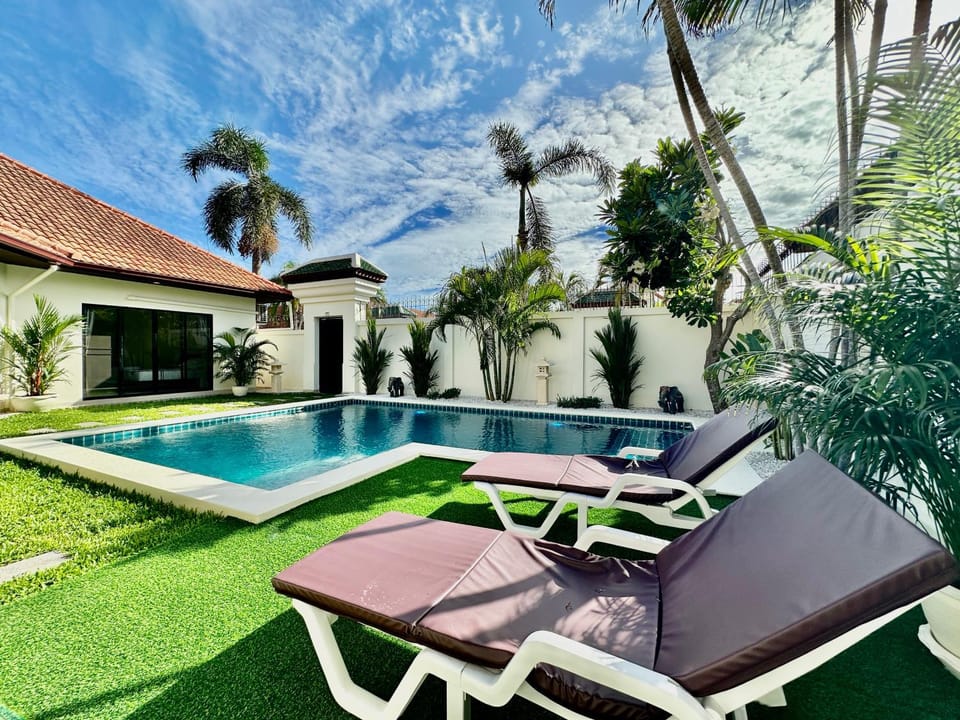 Swimming pool, sunbed