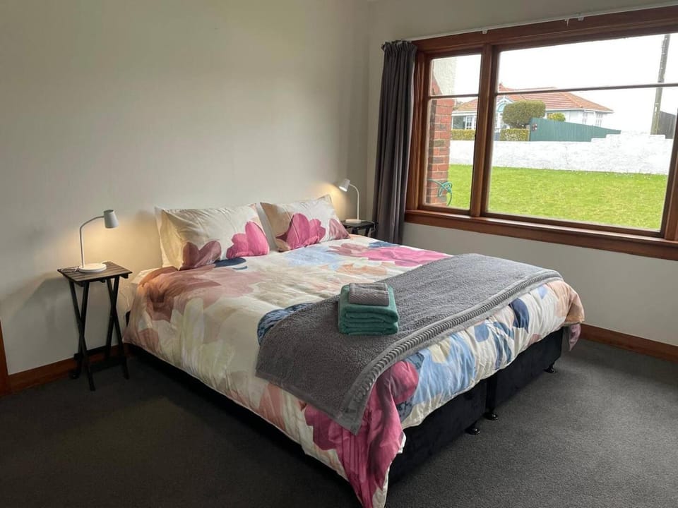 Spacious, Affordable, Peaceful Family Home House in Dunedin